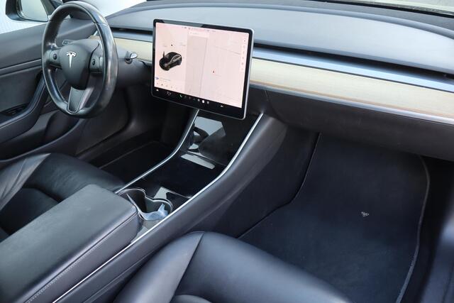 Tesla Model 3 Long Range AWD 75 kWh SOH 82%, Panoramadak, Autopilot, Trekhaak, Lederen interieur,