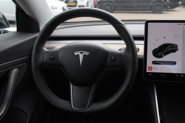 Tesla Model 3 Long Range AWD 75 kWh / Trekhaak / Autopilot / Panoramadak / Camera / Premium Audio / 19'' / Leder