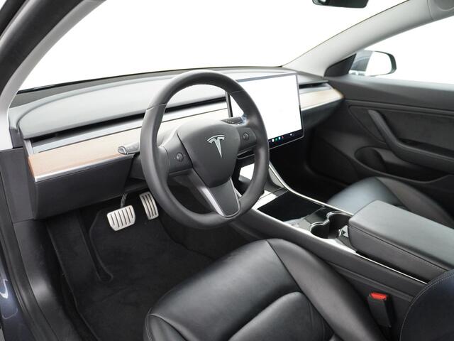 Tesla Model 3 Performance AWD 513pk 0-100 in 3,4 sec! Lmv-20" FSD-Comp.3 AutoPilot Carbon-Spoiler Premium-HiFi Pano.dak Camera Leer Adaptive-Cruise+Stop&Go PDC Wifi Ecc Dual Motor Long Range 75kWh Stoel en achterbank verwarming Keyless Camera Navi LED ACC DAB Voorverwa