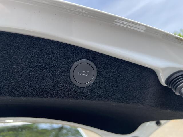 Tesla Model 3 RWD 60 kWh ORIG. NL. NAP KM. | NIEUWSTAAT | AUTOPILOT | TESLA GARANTIE T/M 3-2028