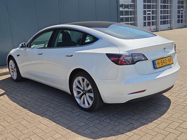 Tesla Model 3 Range Plus | Autopilot | Panorama | Leder |