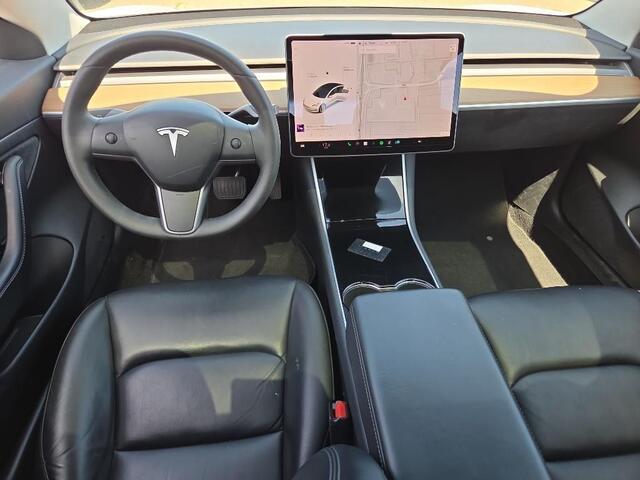 Tesla Model 3 Range Plus | Autopilot | Panorama | Leder |