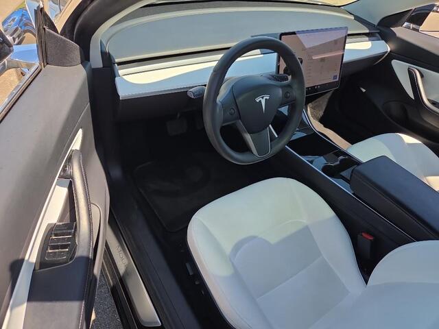 Tesla Model 3 Range Plus | Autopilot | Panorama | Trekhaak | Wit Leder |