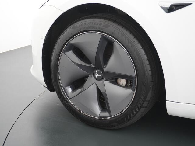 Tesla Model 3 RWD SR+ 60kWh 325PK FSD 3-Computer 18" AutoPilot Leder PanoDak Adaptive-Cruise Lmv Camera's Elektr.-Stuur+Stoelen+Spiegels+Geheugen+Easy-Entry+Verwarmde stoelen Park assistent PDC WIFI Lane-Assist Speed-Assist Navi LED Comfortstoelen ACC DAB Voorverwarmen
