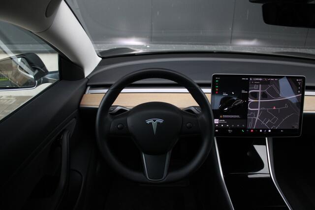 Tesla Model 3 Standard RWD Plus 60 kWh - Autopilot - Camera - LED - Navi - Pano - Leder- Stoelverwarming - Rijklaar