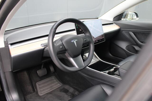 Tesla Model 3 Standard RWD Plus 60 kWh - Autopilot - Camera - LED - Navi - Pano - Leder- Stoelverwarming - Rijklaar