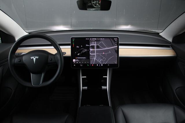 Tesla Model 3 Standard RWD Plus 60 kWh - Autopilot - Camera - LED - Navi - Pano - Leder- Stoelverwarming - Rijklaar