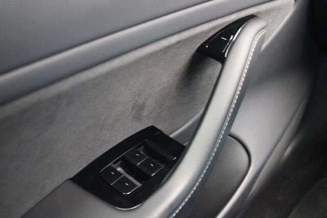 Tesla Model 3 Standard RWD Plus 60 kWh - Autopilot - Camera - LED - Navi - Pano - Leder- Stoelverwarming - Rijklaar
