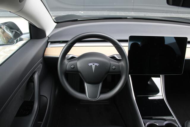 Tesla Model 3 Standard RWD Plus 60 kWh - Autopilot - Camera - LED - Navi - Pano - Leder - Stoelverwarming - Rijklaar