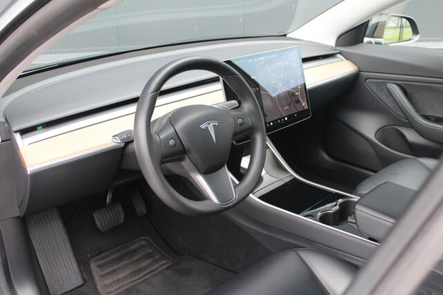 Tesla Model 3 Standard RWD Plus 60 kWh - Autopilot - Camera - LED - Navi - Pano - Leder - Stoelverwarming - Rijklaar