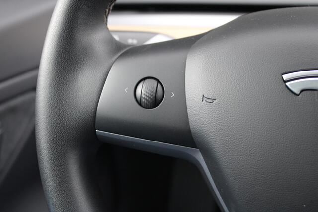 Tesla Model 3 Standard RWD Plus 60 kWh - Autopilot - Camera - LED - Navi - Pano - Leder - Stoelverwarming - Rijklaar