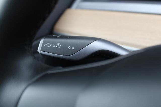 Tesla Model 3 Standard RWD Plus 60 kWh - Autopilot - Camera - LED - Navi - Pano - Leder - Stoelverwarming - Rijklaar