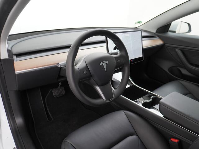 Tesla Model 3 Long Range AWD 75kWh Soh 89% Lmv 19" Navi Ecc Leder Panoramadak Adaptive Cruise Control Autopilot Elek.Stoelen+Verwarmd+Memory Premium Audio 4WD Privacy Glas Fabrieksgarantie op Accu en motor tot 24-08-2028 1e Eigenaar Origineel Nederlandse Auto