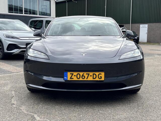 Tesla Model 3 RWD 60 kWh VAN: 38.900,- VOOR: 36.440,- UW HERFSTVOORDEEL: 2.460,- | ORIG. NL | 1E EIGENAAR | VOLLEDIGE TESLA GARANTIE T/M 03-2028/80.000KM | AANDRIJFLIJN EN ACCU T/M 03-2032 OF 160.000KM