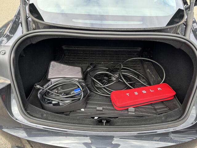 Tesla Model 3 RWD 60 kWh VAN: 38.900,- VOOR: 36.440,- UW HERFSTVOORDEEL: 2.460,- | ORIG. NL | 1E EIGENAAR | VOLLEDIGE TESLA GARANTIE T/M 03-2028/80.000KM | AANDRIJFLIJN EN ACCU T/M 03-2032 OF 160.000KM