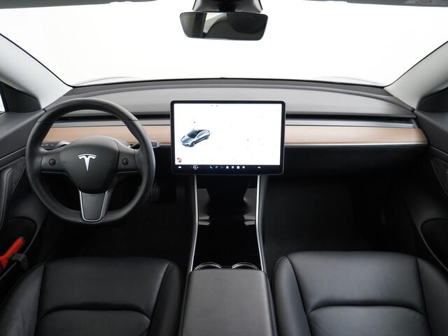 Tesla Model 3 RWD SR+ 60kWh Trekhaak Af-Fabriek Leder Adaptieve Cruise Control Panoramadak Stoelverwarming Navi Ecc Autopilot Camera's Lmv Intel Atom® Wifi Keyless DAB Spotify Apple Music Tidal Bluetooth Premium Luidsprekers 1.000kg Trekvermogen 1e Eigenaar Origineel N