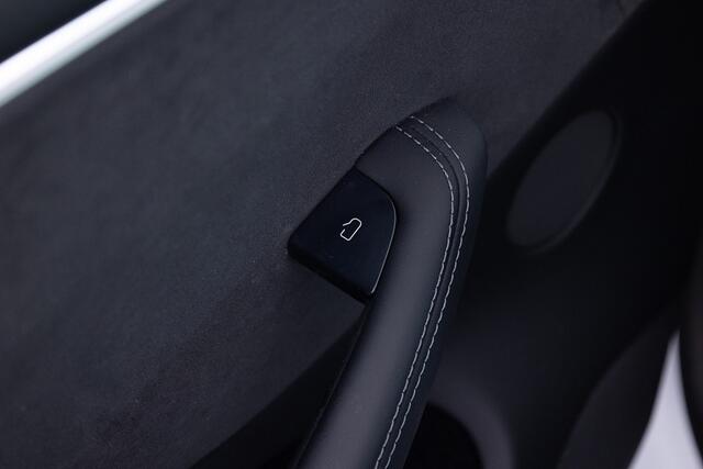 Tesla Model 3 Long Range AWD 78 kWh | Trekhaak | PANORAMADAK