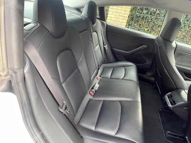 Tesla Model 3 Long Range AWD 75 kWh / 108.450 km/ 2019