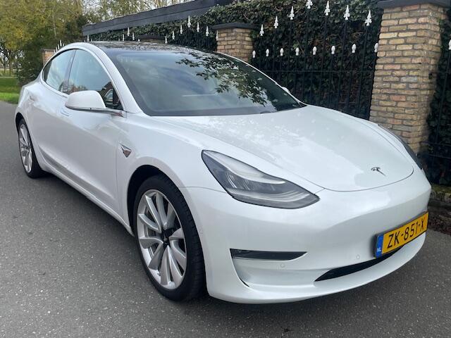 Tesla Model 3 Long Range AWD 75 kWh / 108.450 km/ 2019