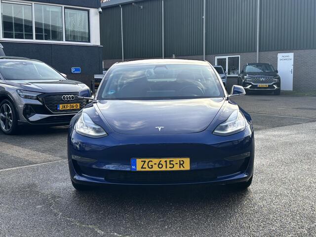 Tesla Model 3 Long Range AWD 75 kWh AFNEEMBARE TREKHAAK | 750KG TREKGEWICHT | ORIGNEEL NL AUTO | RIJKLAAR MET 12 MND BOVAG GARANTIE |