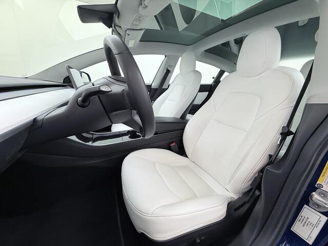 Tesla Model 3 Long Range AWD 75kWh SOH 88% 463PK Lmv 19" Ivoor Premium Audio AutoPilot Panoramadak Camera's Leer Adaptive-Cruise-Control+Stop&Go Pdc Dual-Ecc Dual-Motor Keyless 4WD Stoel en achterbank verwarming Elektr.Stoelen+Memory+Easy-Entry WiFi Origineel Nederland