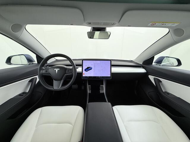 Tesla Model 3 Long Range AWD 75kWh SOH 88% 463PK Lmv 19" Ivoor Premium Audio AutoPilot Panoramadak Camera's Leer Adaptive-Cruise-Control+Stop&Go Pdc Dual-Ecc Dual-Motor Keyless 4WD Stoel en achterbank verwarming Elektr.Stoelen+Memory+Easy-Entry WiFi Origineel Nederland