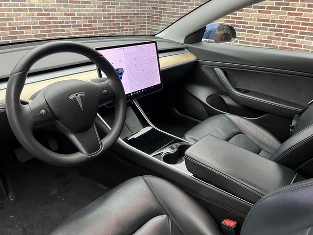 Tesla Model 3 Standard RWD Plus 60 kWh DAK LEDER