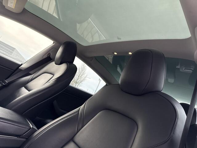 Tesla Model 3 Long Range RWD 75 kWh ?SOH 88.3% ?Autopilot ?Panoramadak ?Vol Leder ?360º Camera ?Stoelverwarming ?Origineel NL