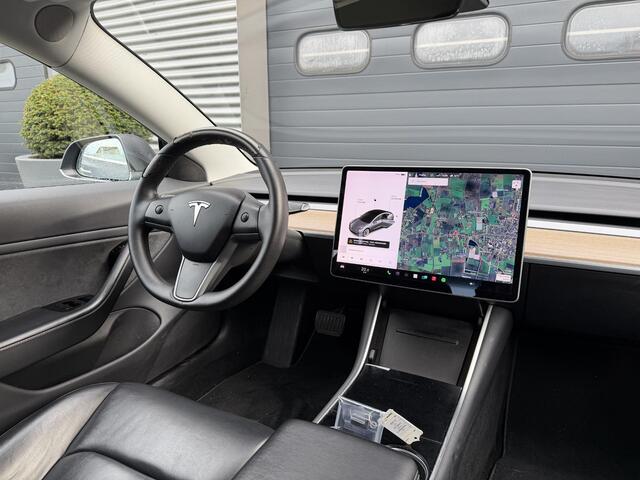Tesla Model 3 Long Range AWD 75 kWh | Autopilot | Panoramadak | Camera | Lederen Bekleding | 19 Inch Lichtmetalen Velgen |