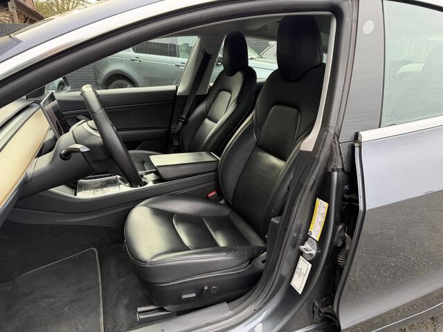 Tesla Model 3 Long Range AWD 75 kWh | Autopilot | Panoramadak | Camera | Lederen Bekleding | 19 Inch Lichtmetalen Velgen |