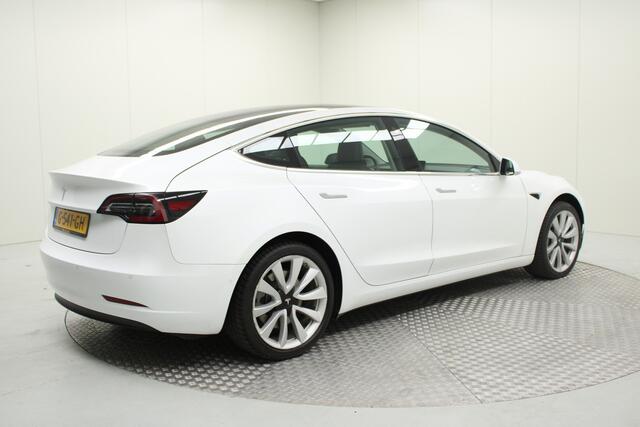 Tesla Model 3 Standard RWD Plus 60 kWh | Autopilot | Panoramadak | NL auto | Navigatie Fullmap