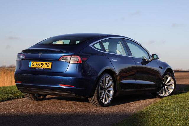 Tesla Model 3 Standard RWD Plus 60 kWh ? 19 Inch ? Pano ? Camera