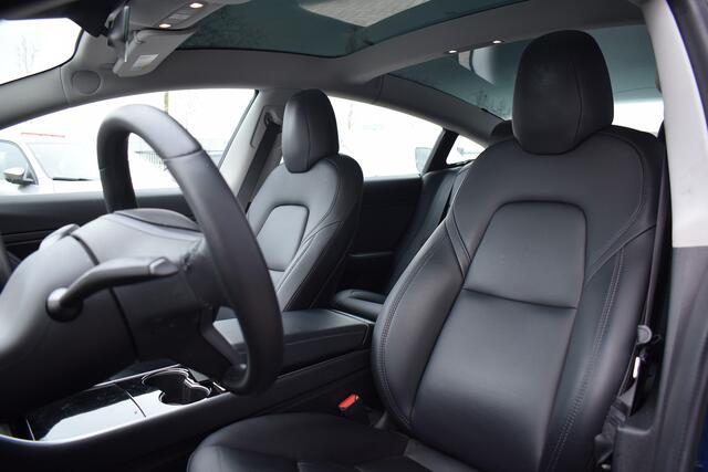 Tesla Model 3 Standard RWD Plus 60 kWh | AutoPilot | 19" LM Velgen | Pano