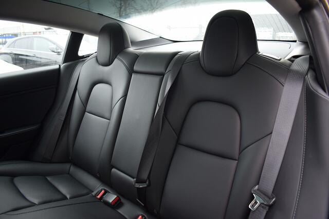 Tesla Model 3 Standard RWD Plus 60 kWh | AutoPilot | 19" LM Velgen | Pano