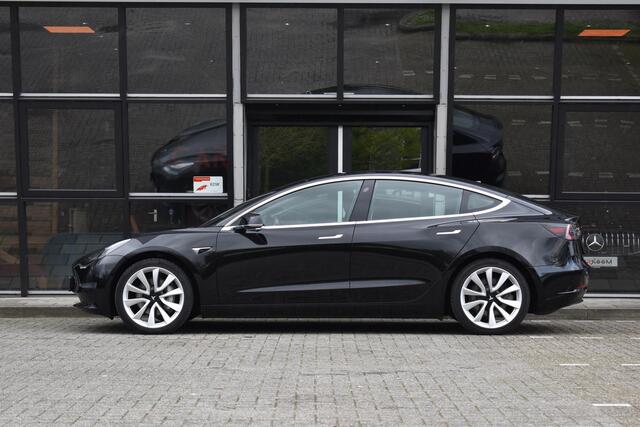 Tesla Model 3 Long Range AWD 75 kWh Tesla Model 3 Long Range Autopilot Pano 19"inch AWD