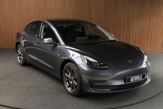 Tesla Model 3 Standard Plus ACC Autopilot Stuurverwarm. PDC Leer Navi Panoramadak 360° Elektr. achterklep Stoelverwarming voor & achter Climate voor & achter LM velgen BTW auto!