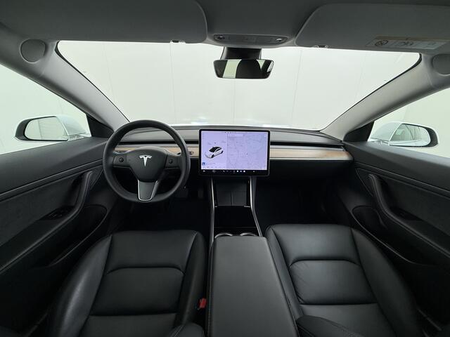 Tesla Model 3 SR+ 325PK Trekhaak Lmv 18" AutoPilot FSD Leder Pano-dak Adaptive-Cruise Camera's Elektr.-Stuur+Stoelen+Spiegels+Geheugen+Easy-Entry+Verwarmde stoelen Park assistent Pdc WIFI Lane-Assist Speed-Assist SOH 92% Navi LED Comfortstoelen ACC DAB Voorverwarmen in