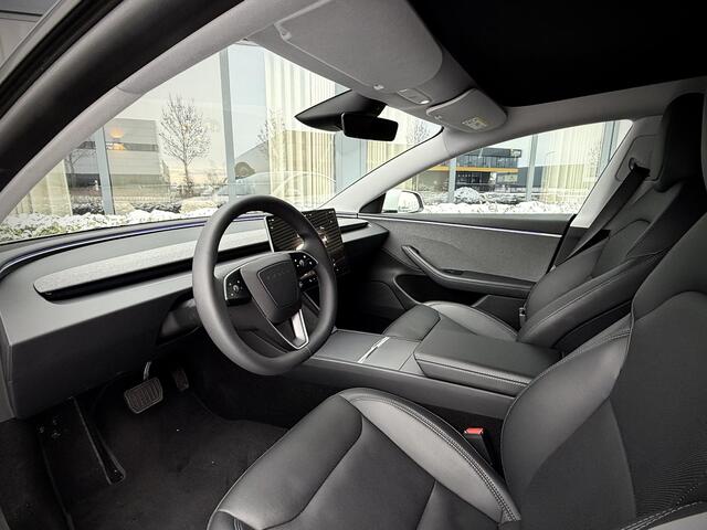 Tesla Model 3 RWD 60 kWh/ Nieuw Model/ Panodak/ Sfeer