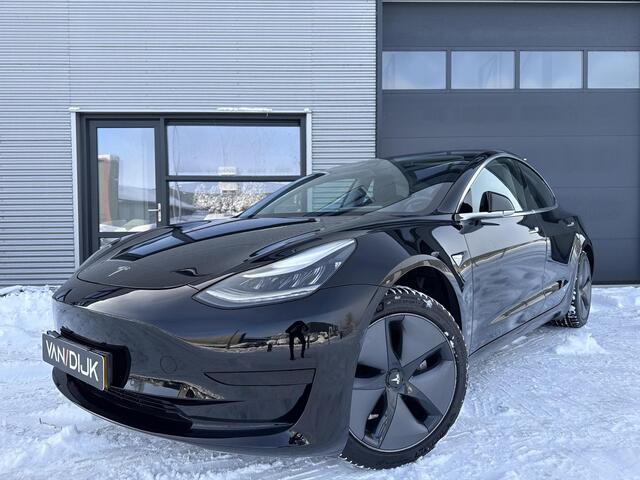 Tesla Model 3 Standard RWD Plus 60 kWh ?SOH 89.4% ?Full Self Driving 3 ?Autopilot ?Panoramadak ?Vol Leder ?360º Camera ?Stoelverwarming ?Trekhaak ?Origineel NL