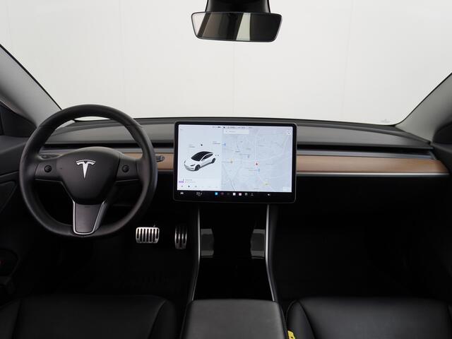 Tesla Model 3 SR+ 60kWh 326PK Trekhaak AutoPilot Premium-Luidsprekers Leer PanoramaDak Adaptive Cruise Lmv 18" Camera's Elektr.-Stuur+Stoelen+Spiegels+Geheugen+Easy-Entry+Verwarmde stoelen Park assistent Pdc WIFI Ecc Lane-Assist Speed-Assist SOH 85% Ecc Navi Led DAB Vo