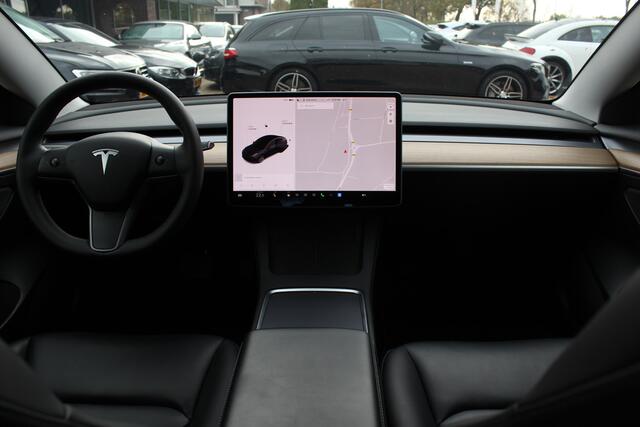 Tesla Model 3 Standard RWD Plus 60 kWh / FACELIFT / Autopilot / Panoramadak / Camera / Premium Audio / 18'' / Leder
