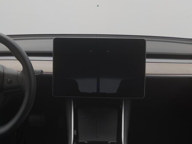 Tesla Model 3 Standard RWD Plus 60 kWh | PANO | KEYLESS | AUTOPILOT | STOEL - STUUR VERWARMING