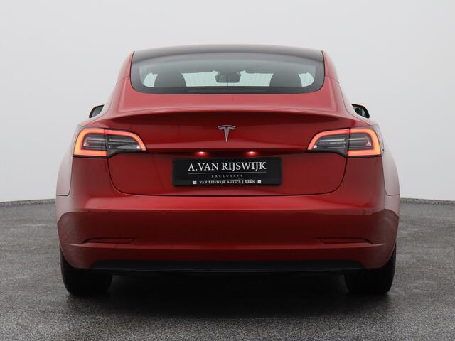 Tesla Model 3 Standard RWD Plus 60 kWh | PANO | KEYLESS | AUTOPILOT | STOEL - STUUR VERWARMING