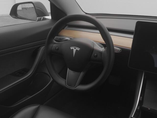 Tesla Model 3 Standard RWD Plus 60 kWh | PANO | KEYLESS | STOELVERWARMING