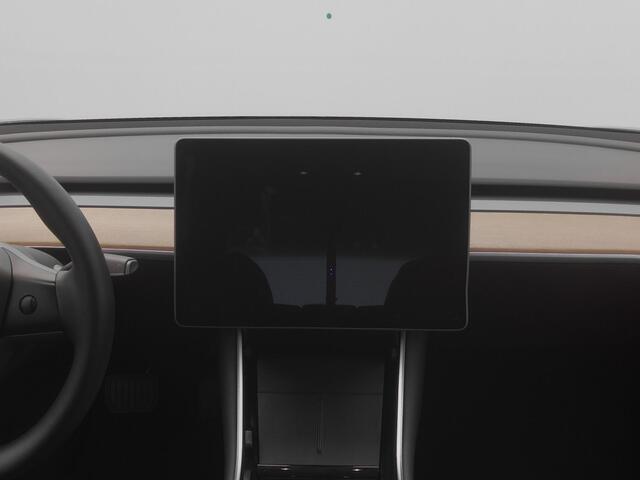 Tesla Model 3 Standard RWD Plus 60 kWh | PANO | KEYLESS | STOELVERWARMING