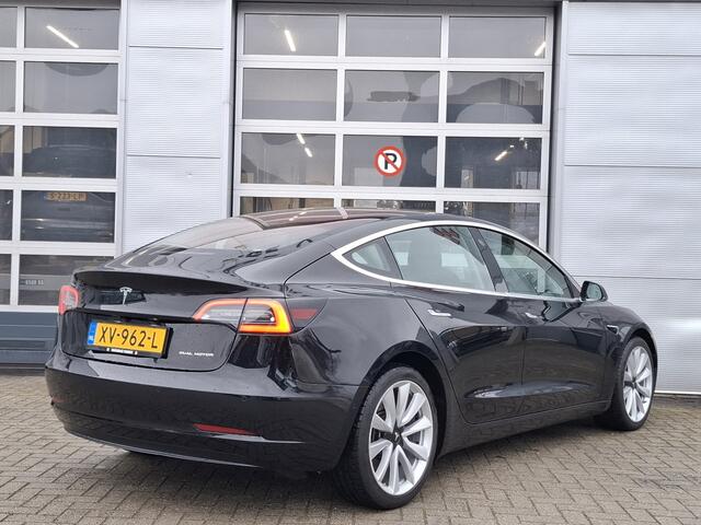 Tesla Model 3 Long Range AWD 75 kWh | Navigatie | LM Velgen 18" | Voorstoelen Verwarmd/Achterbank Verwarmd | Panoramadak | Airco | Cruise Control |