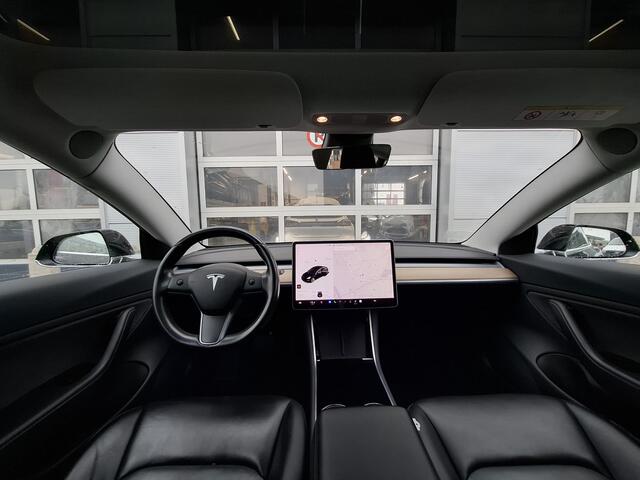 Tesla Model 3 Long Range AWD 75 kWh | Navigatie | LM Velgen 18" | Voorstoelen Verwarmd/Achterbank Verwarmd | Panoramadak | Airco | Cruise Control |