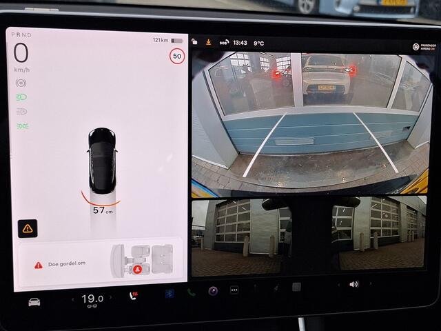 Tesla Model 3 Long Range AWD 75 kWh | Navigatie | LM Velgen 18" | Voorstoelen Verwarmd/Achterbank Verwarmd | Panoramadak | Airco | Cruise Control |