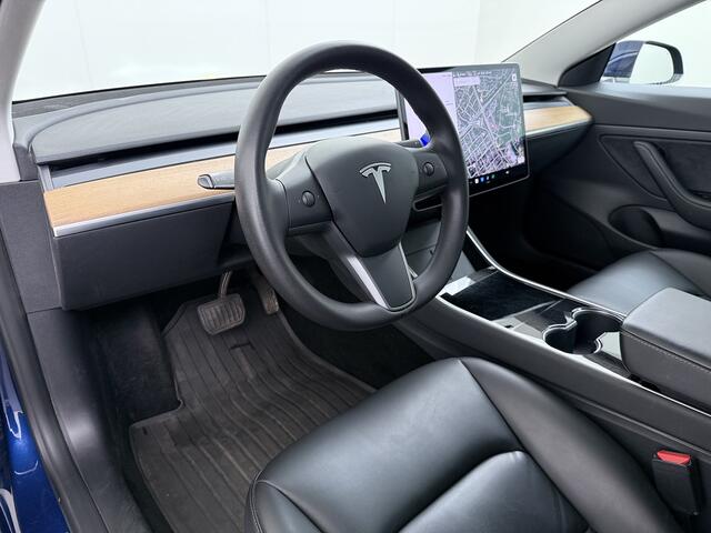 Tesla Model 3 SR Plus 325PK Lmv 18" AutoPilot FSD Leder Pano-dak Adaptive-Cruise Camera's Elektr.-Stuur+Stoelen+Spiegels+Geheugen+Easy-Entry+Verwarmde stoelen Park assistent Pdc WIFI Lane-Assist Speed-Assist Navi LED Comfortstoelen ACC DAB Voorverwarmen interieur via A