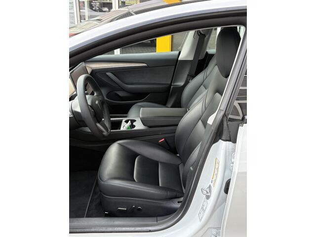 Tesla Model 3 Standard RWD Plus 60 kWh | NAP | Autopilot | Navigatie | Climate Control | Stoelverwarming | Inclusief Winterbanden set |